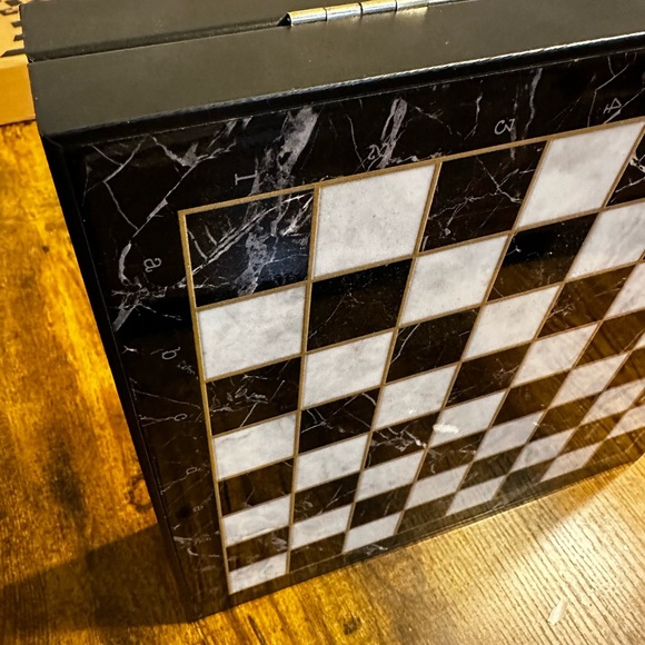 CHESS SET - Picture 3 of 3